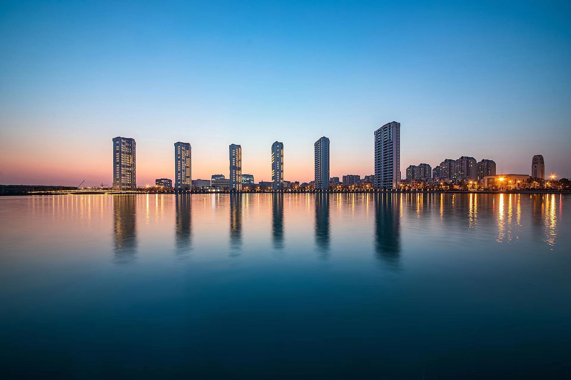 兰香湖壹号[详情致电]住宅报价:78000元/㎡面积:2